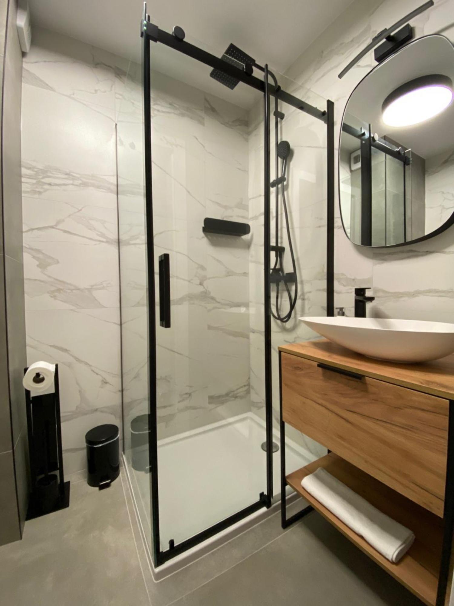 Vistula Avenue Apartment Free Parking, Swimming Pool, Sauna & Gym Cracovie Extérieur photo