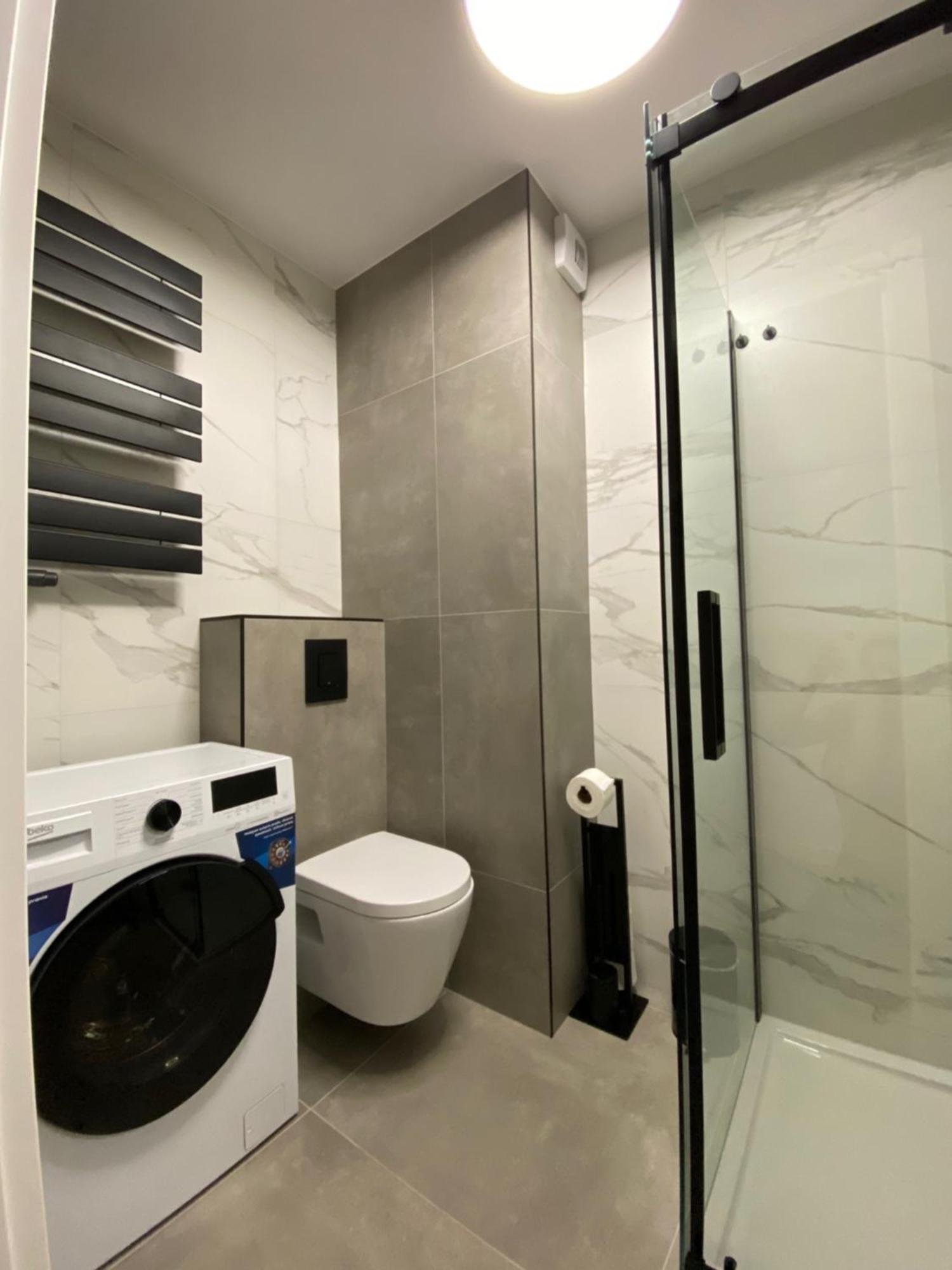 Vistula Avenue Apartment Free Parking, Swimming Pool, Sauna & Gym Cracovie Extérieur photo